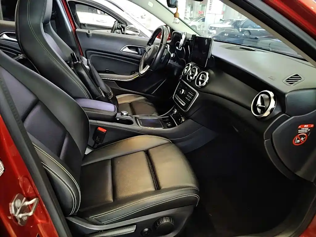 Mercedes-Benz GLA 2018 — фото 25