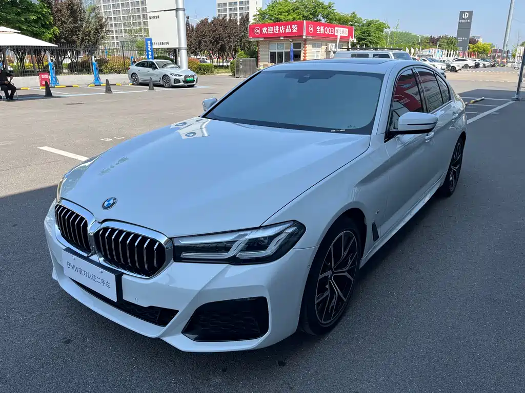 BMW 5 Series 2023 — фото 1