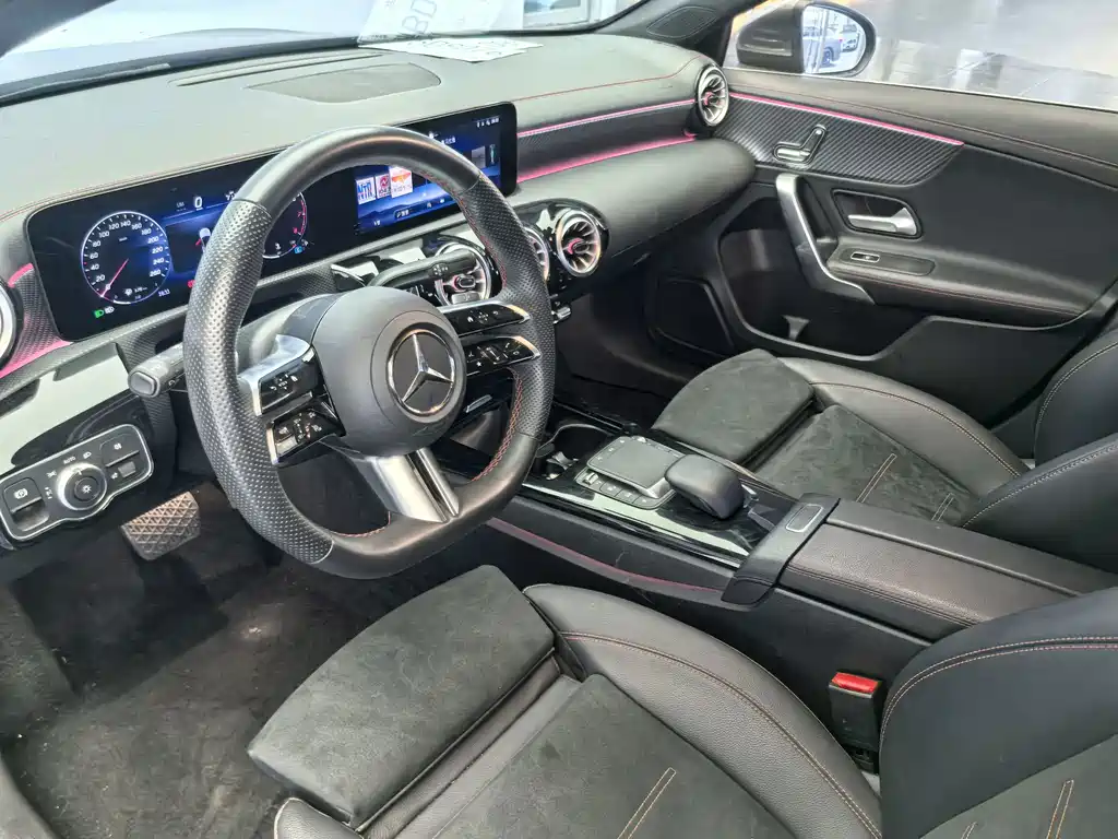 Mercedes-Benz A-Class 2024 — фото 12