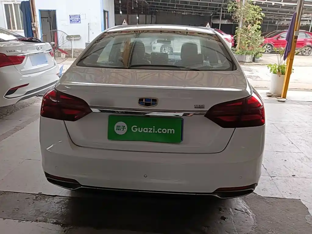 Geely Emgrand 2018