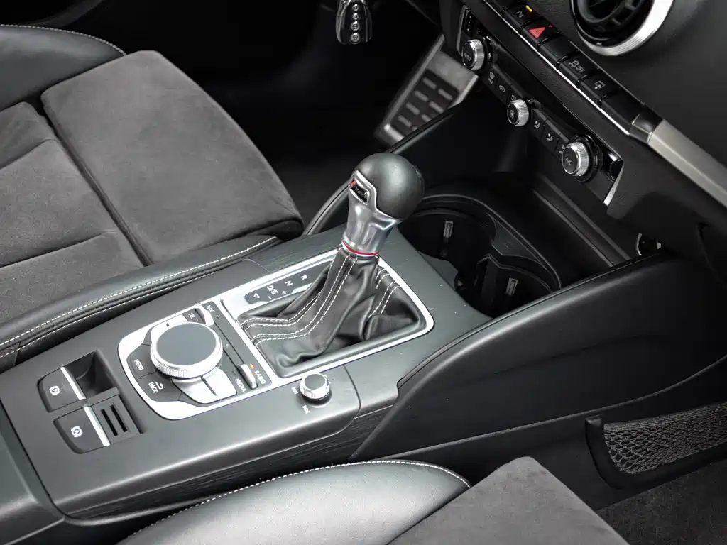 Audi S3 2017 — фото 21