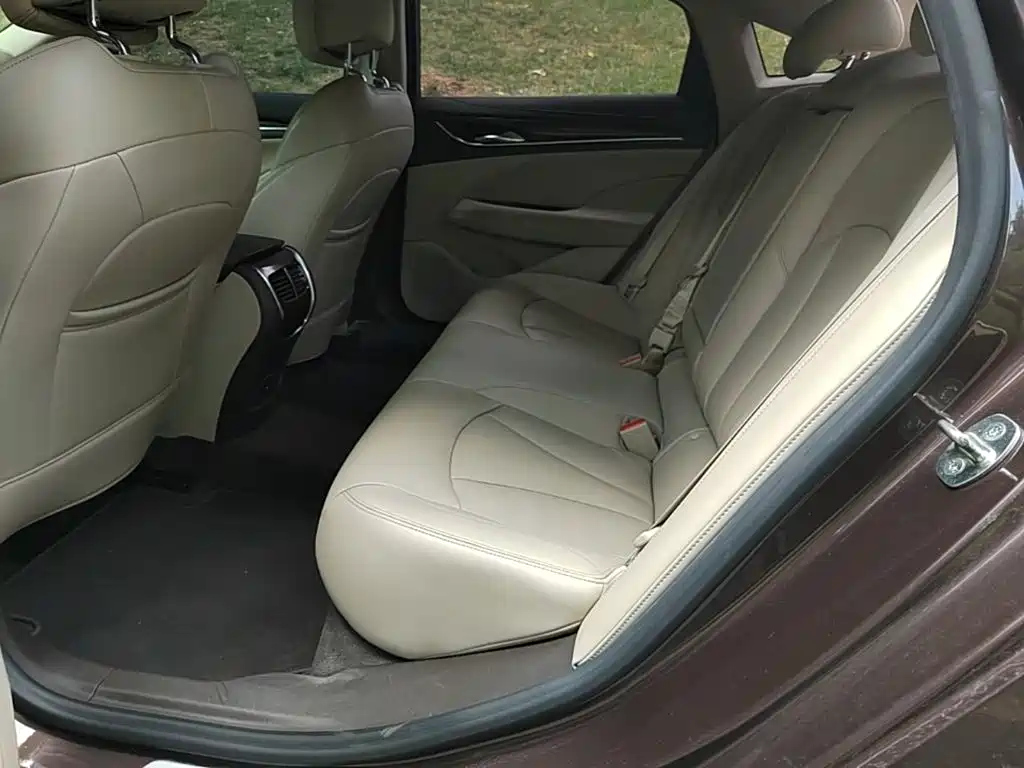 Buick LaCrosse 2017 — фото 17
