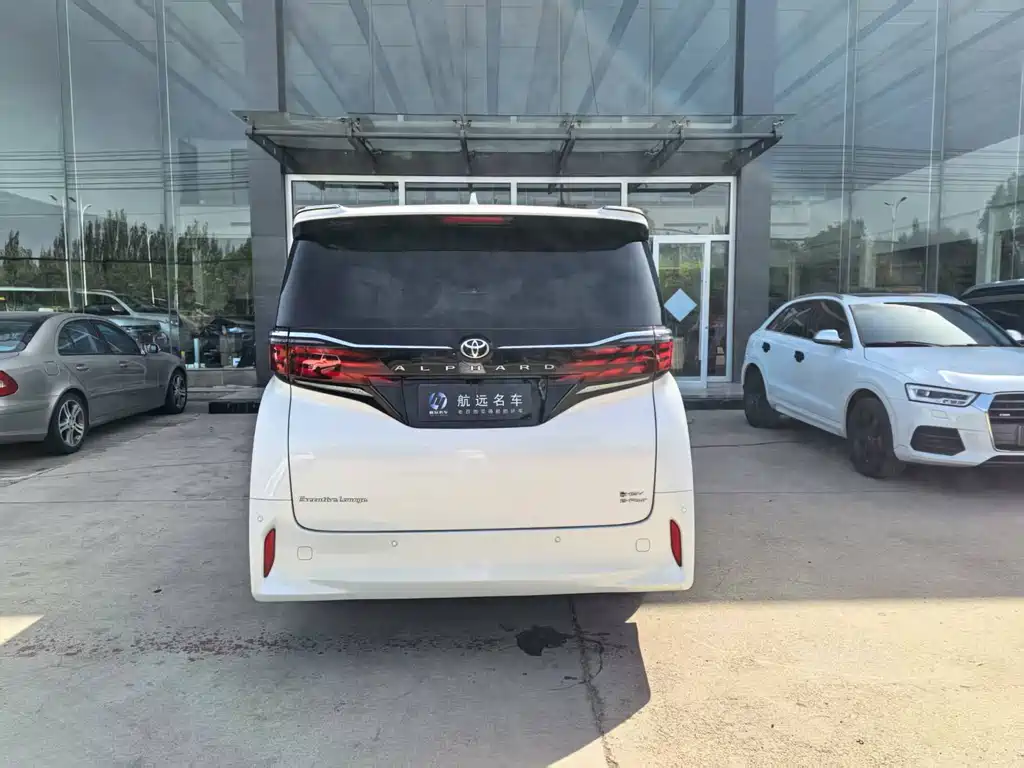 Toyota Alphard 2025 — фото 9