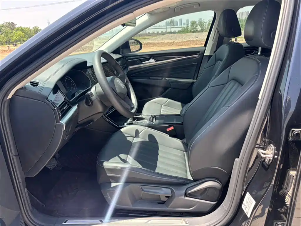 Volkswagen Passat PHEV 2022 — фото 15