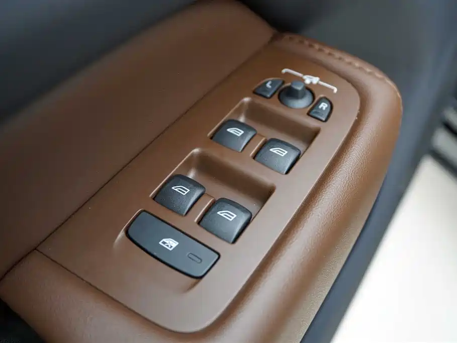 Volvo XC60 2024 — фото 11