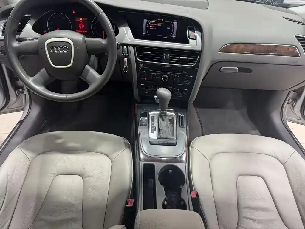 Audi A4L 2011 — фото 10