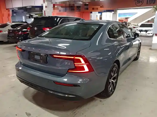 Volvo S60 2024