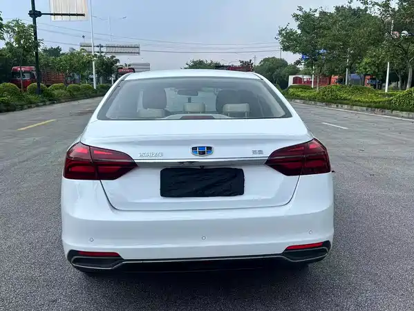 Geely Emgrand 2018