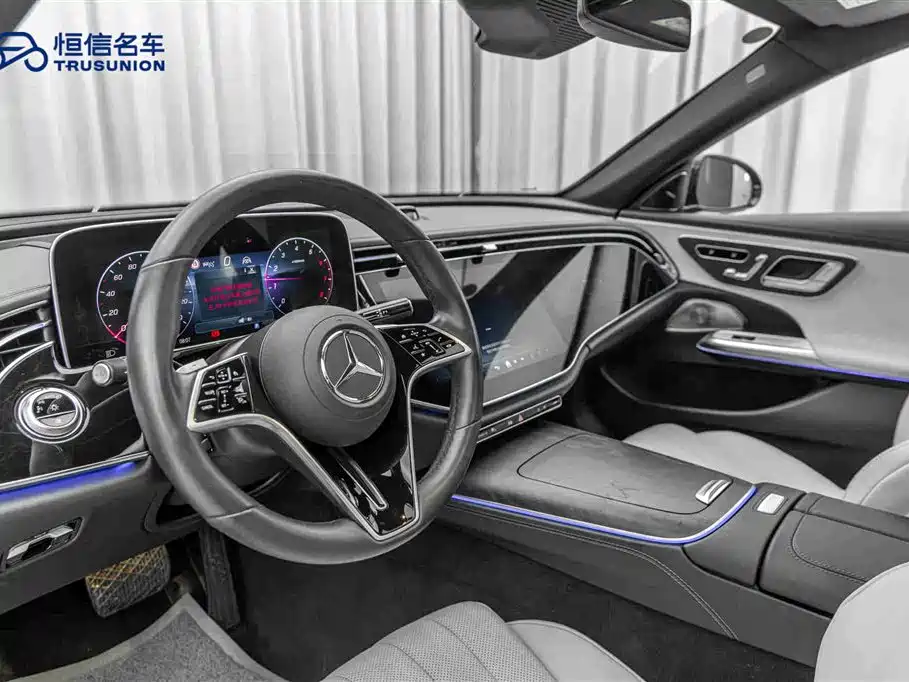 Mercedes-Benz E-Class 2023 — фото 12