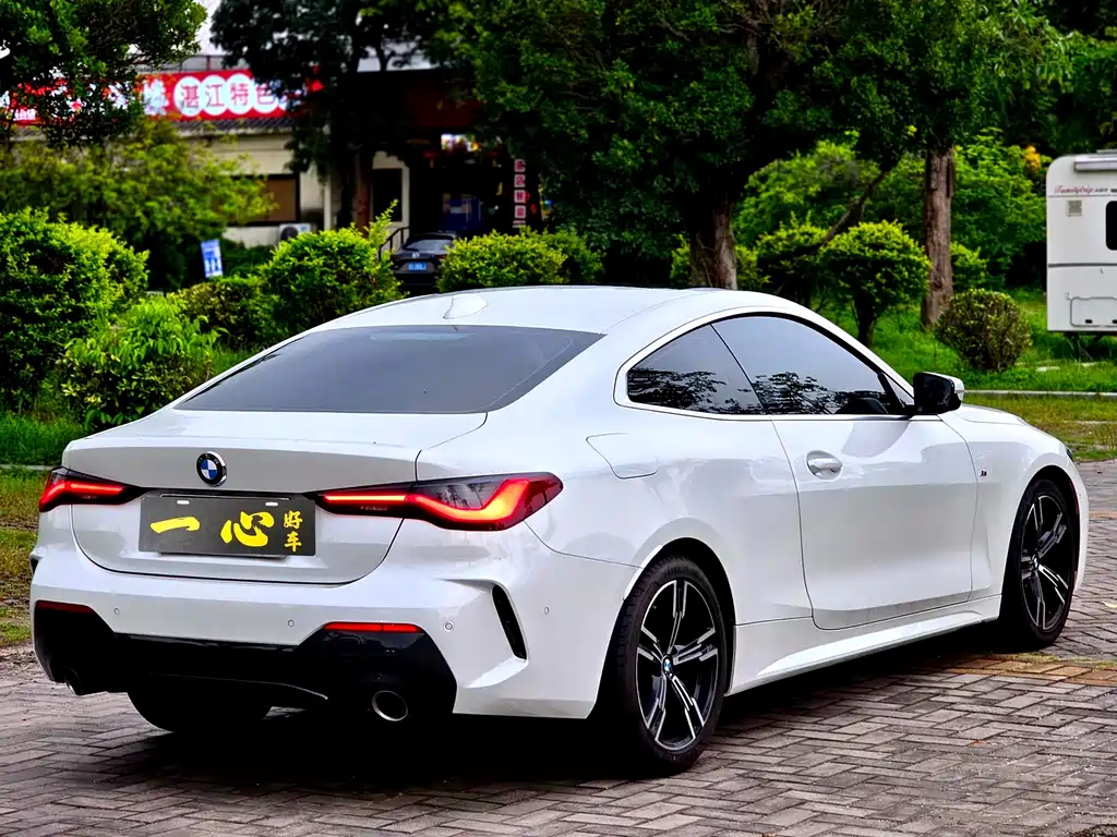 BMW 4 Series 2022 — фото 10