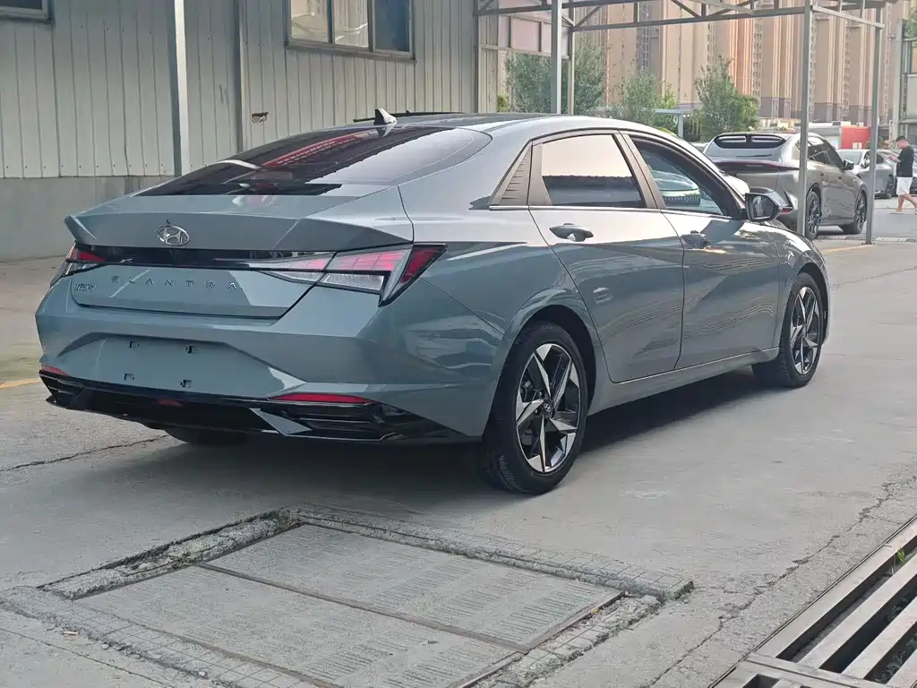 Hyundai Elantra 2023