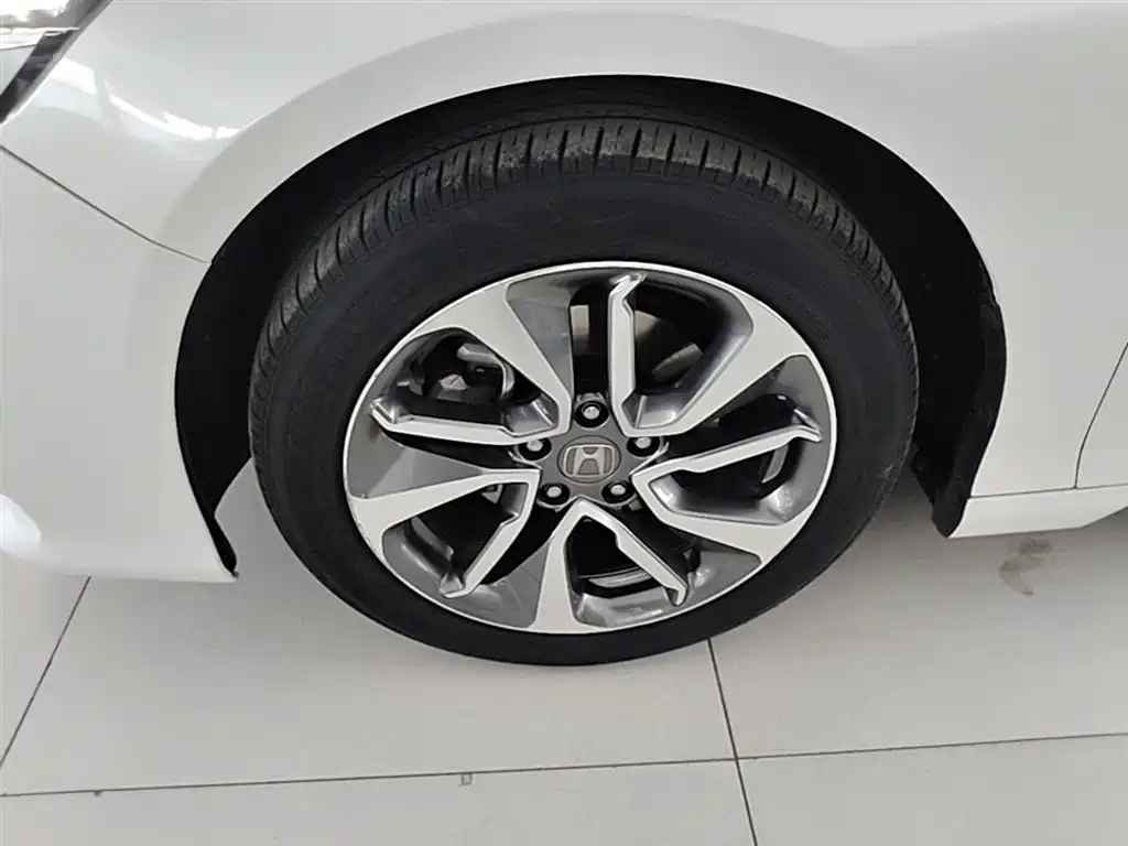 Honda Inspire 2021 — фото 23