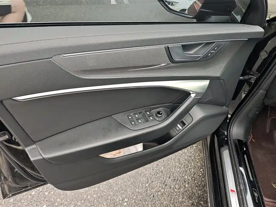 Audi A6L 2021