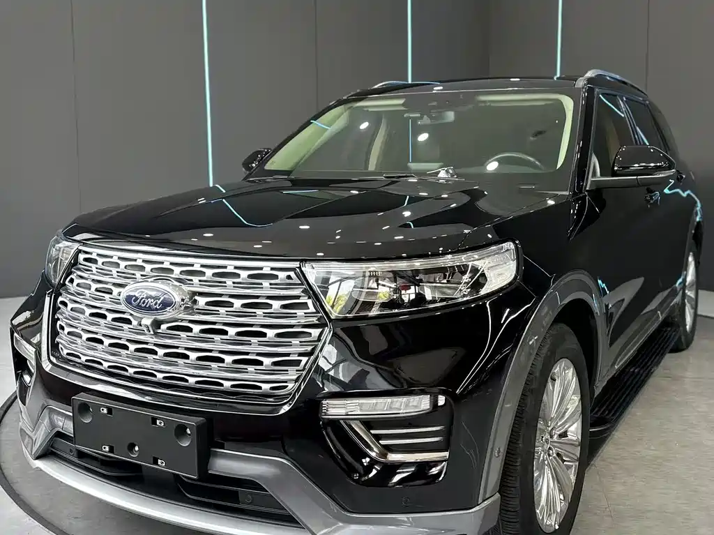 Ford Explorer 2021 — фото 1