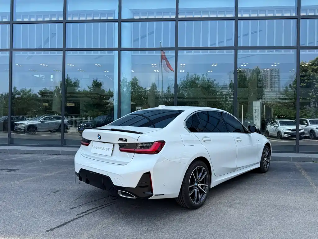 BMW 3 Series 2025