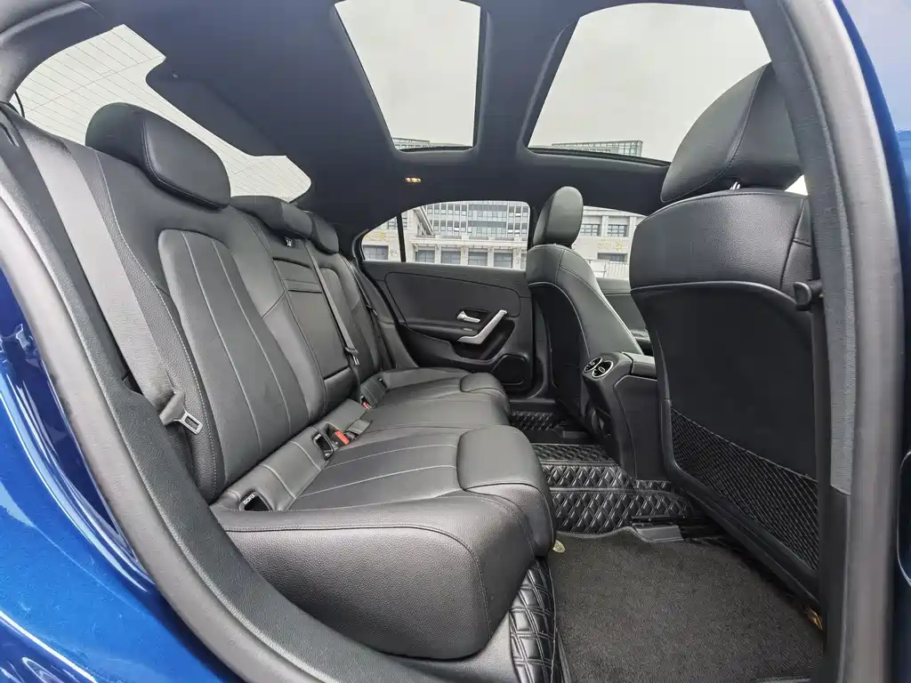 Mercedes-Benz A-Class 2022 — фото 10