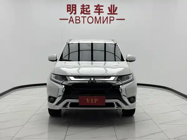 Mitsubishi Outlander 2023