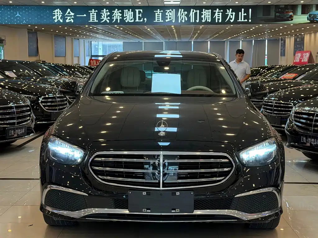 Mercedes-Benz E-Class 2022 — фото 1