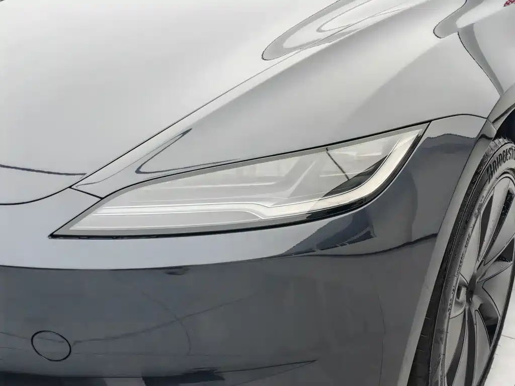 Tesla Model 3 2025 — фото 9