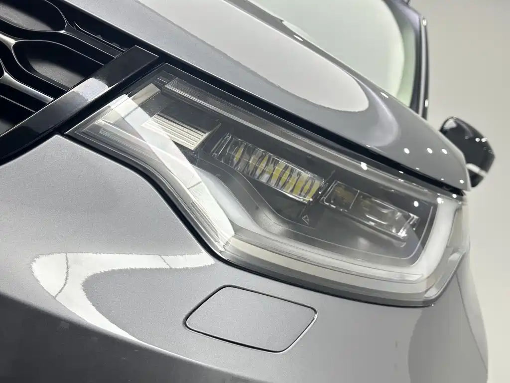 Land Rover Discovery 2023 — фото 20