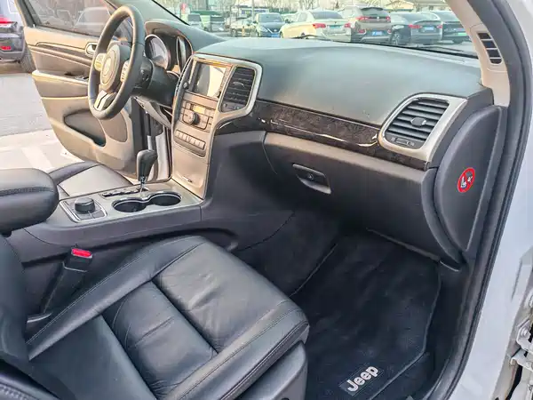 Jeep Grand Cherokee 2013