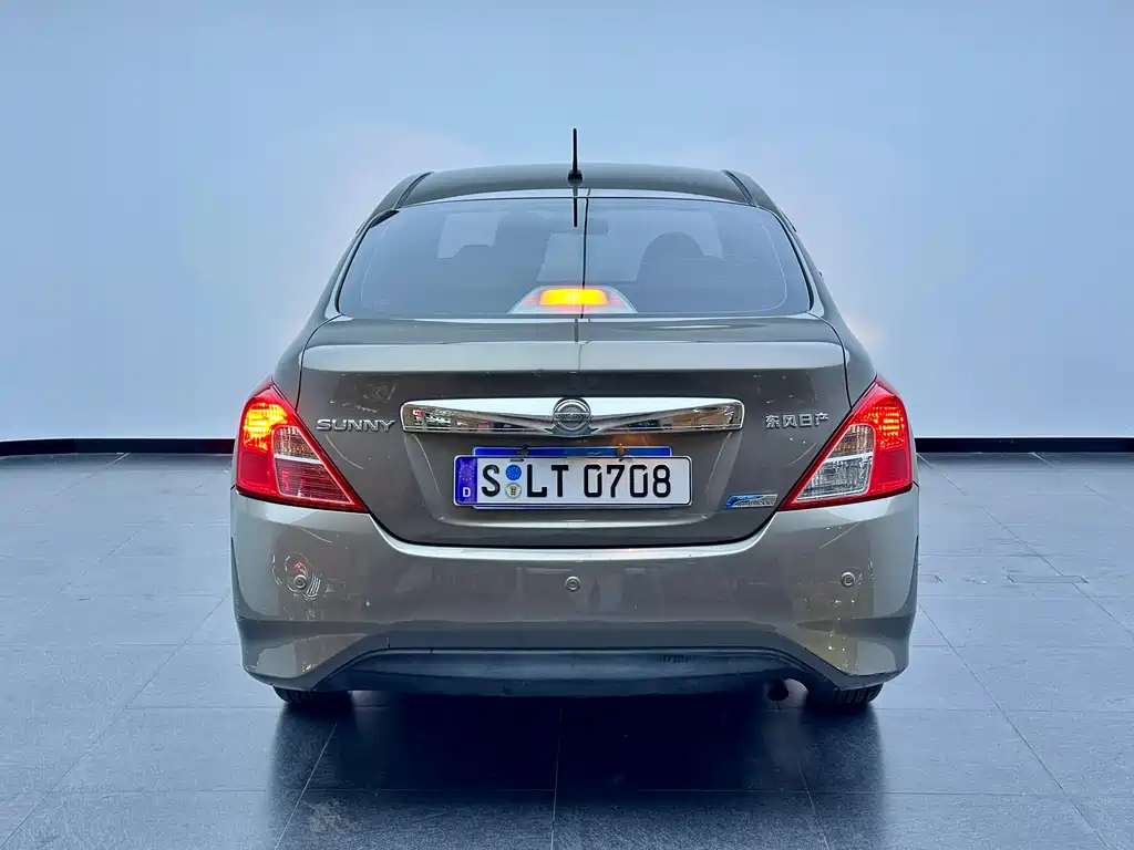 Nissan Sunny 2015 — фото 15