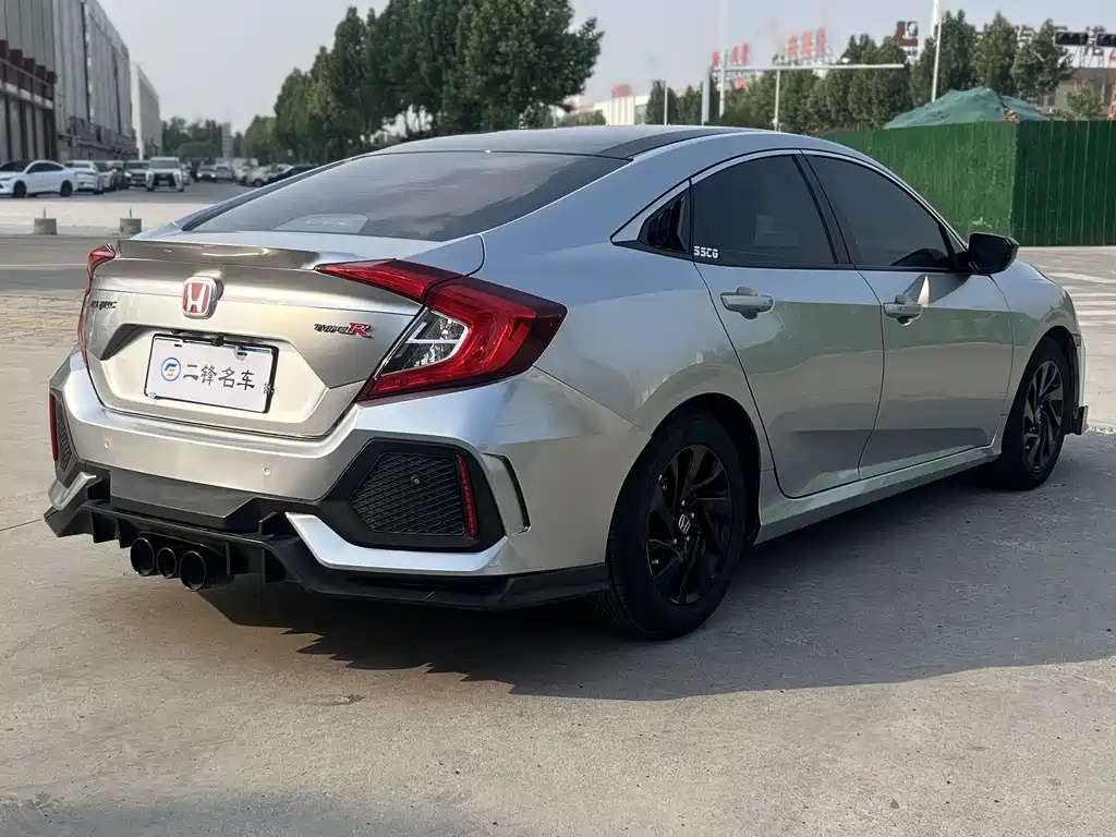 Honda Civic 2018 — фото 4