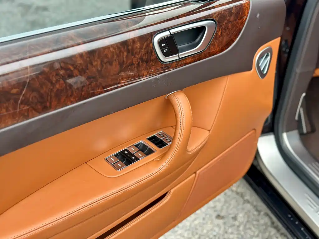 Bentley Flying Spur 2012 — фото 20