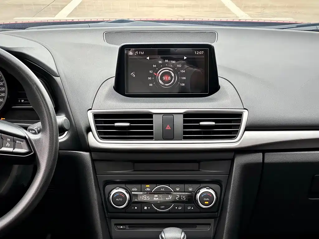 Mazda 3 Axela 2019 — фото 14