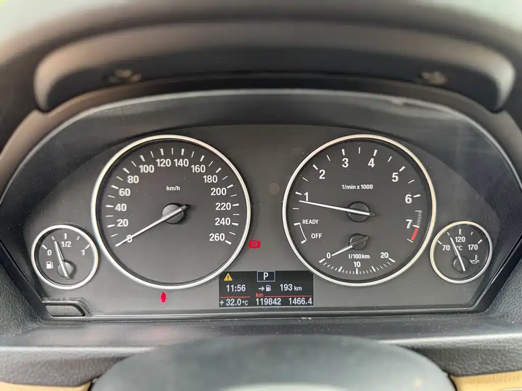 BMW 3 Series 2012 — фото 16