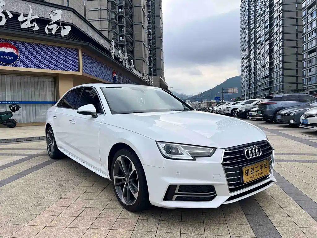 Audi A4L 2019
