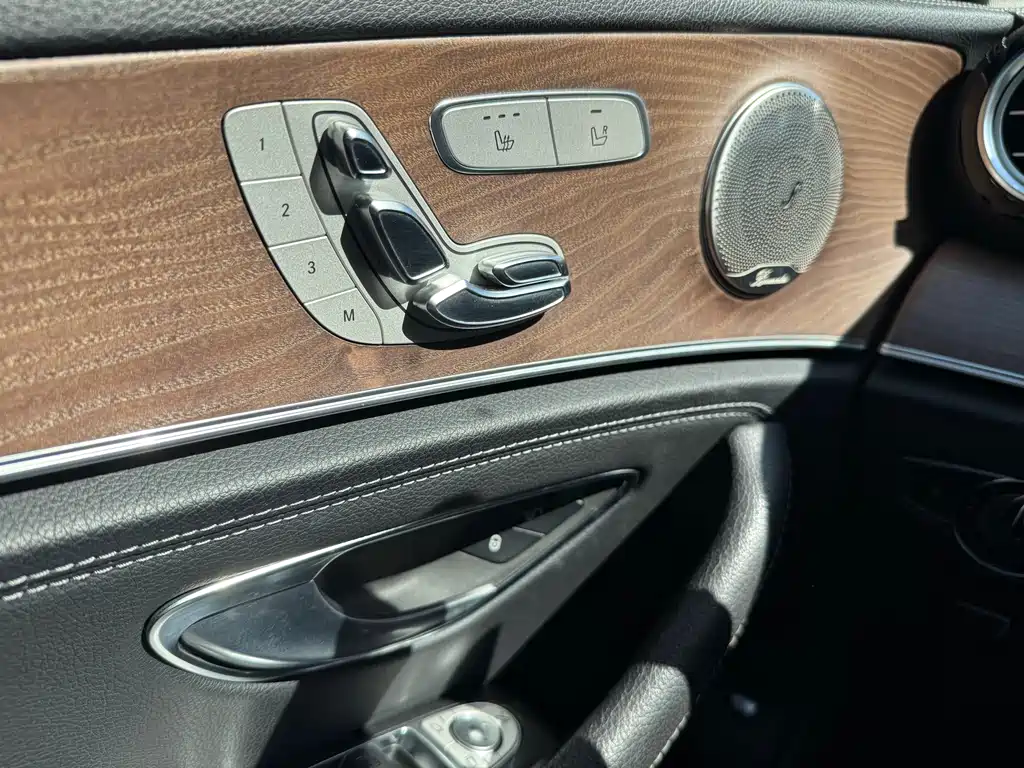 Mercedes-Benz E-Class 2019 — фото 12