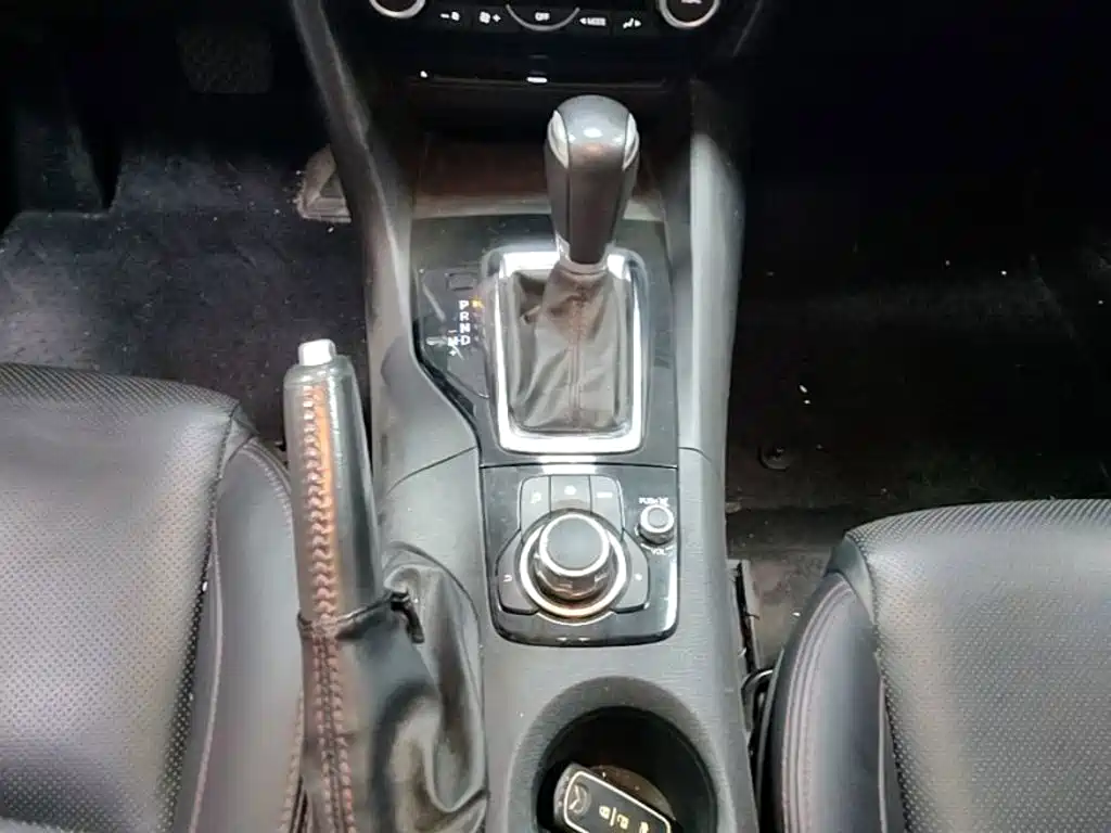 Mazda 3 Axela 2016 — фото 14