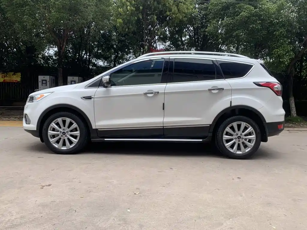 Ford Kuga 2017 — фото 16