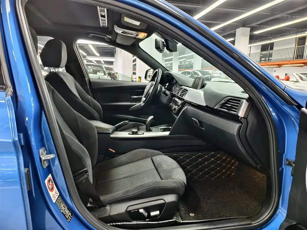 BMW 3 Series 2017 — фото 10