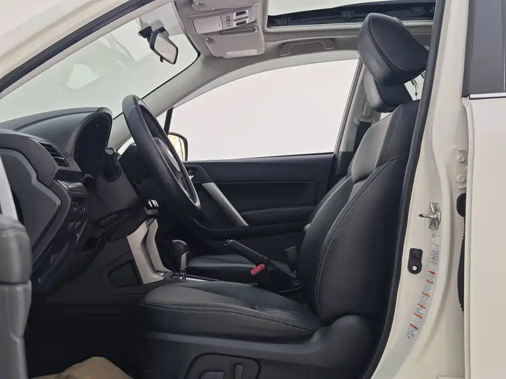 Subaru Forester 2015 — фото 7