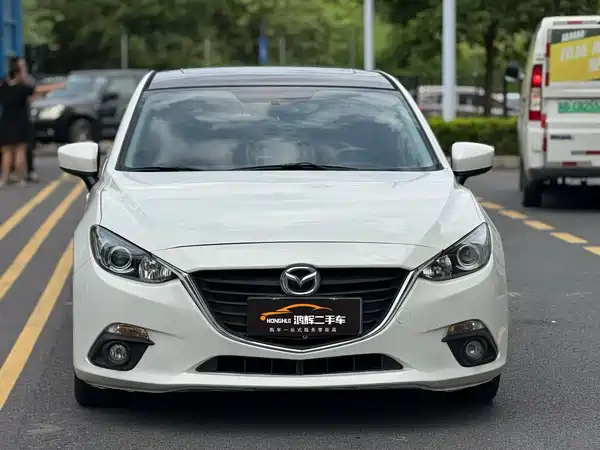 Mazda 3 Axela 2015