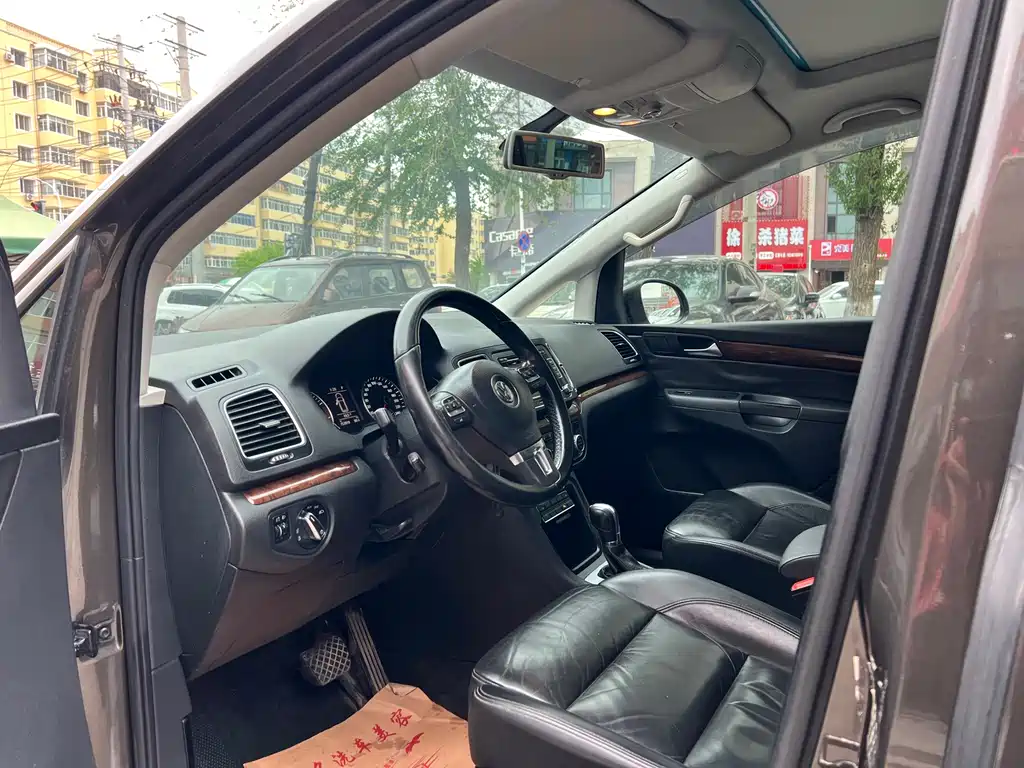 Volkswagen Sharan 2015 — фото 10