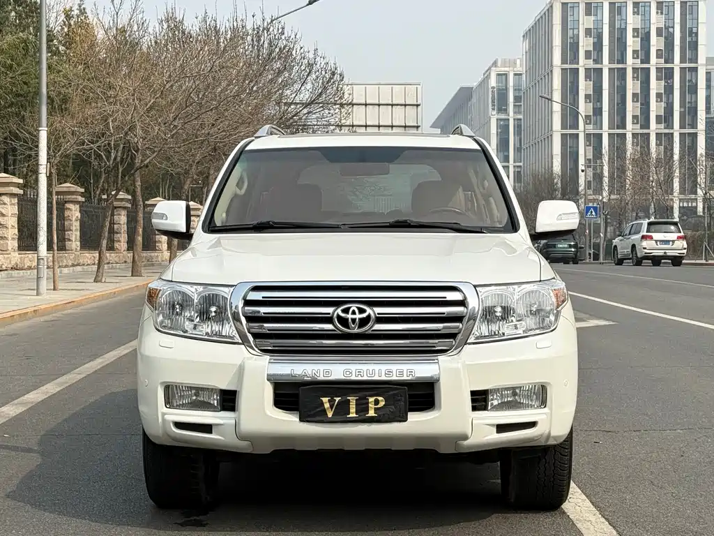 Toyota Land Cruiser 2011 — фото 2