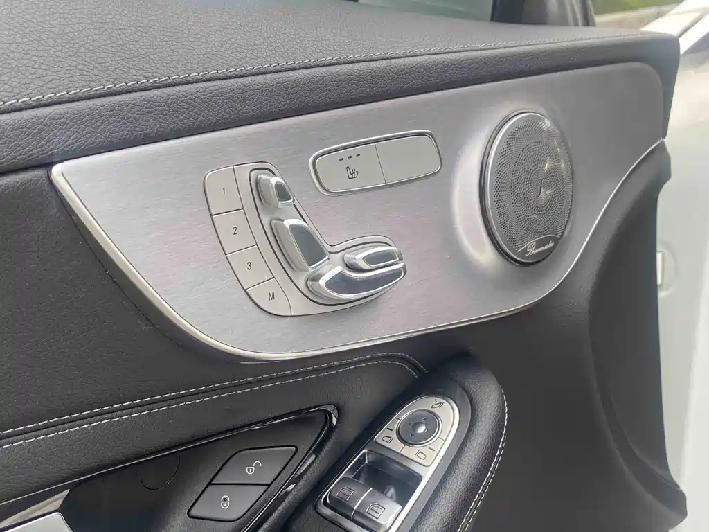 Mercedes-Benz C-Class 2021