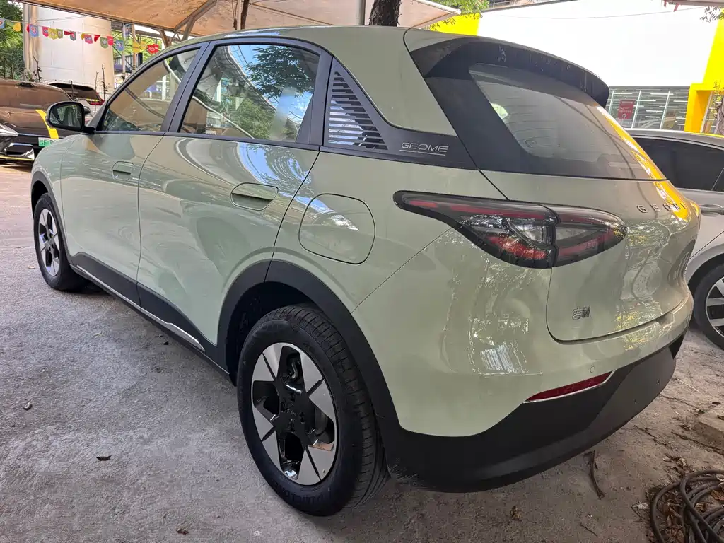 Geely Galaxy Starwish 2025 — фото 12