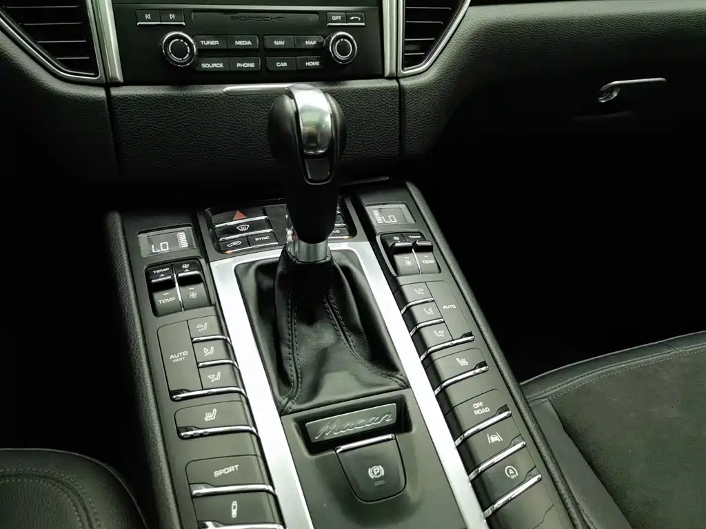 Porsche Macan 2016 — фото 13