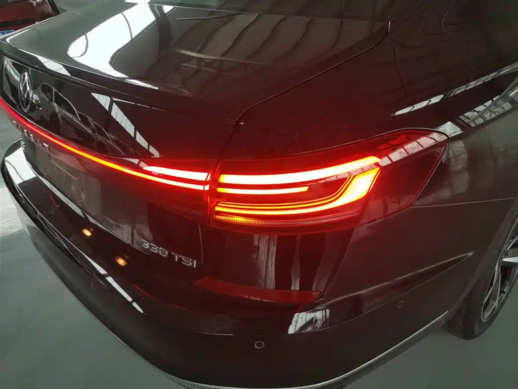 Volkswagen Passat 2022 — фото 24