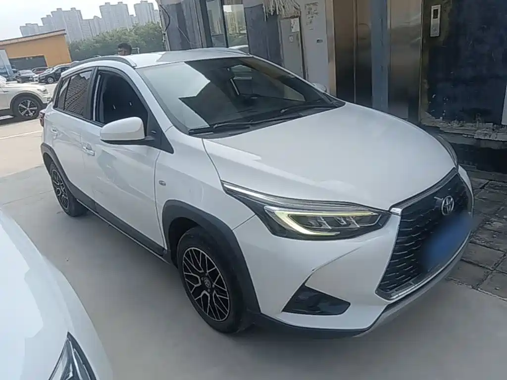 Toyota Yaris L 2021 — фото 4