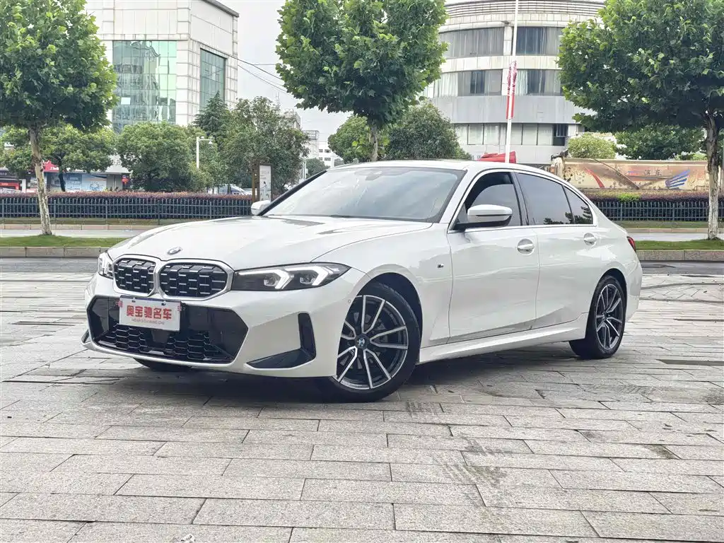 BMW 3 Series 2025 — фото 1