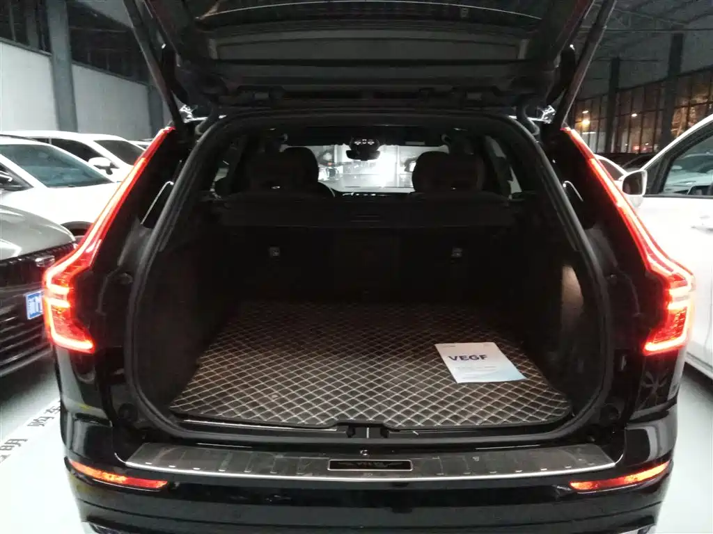 Volvo XC60 2024 — фото 16