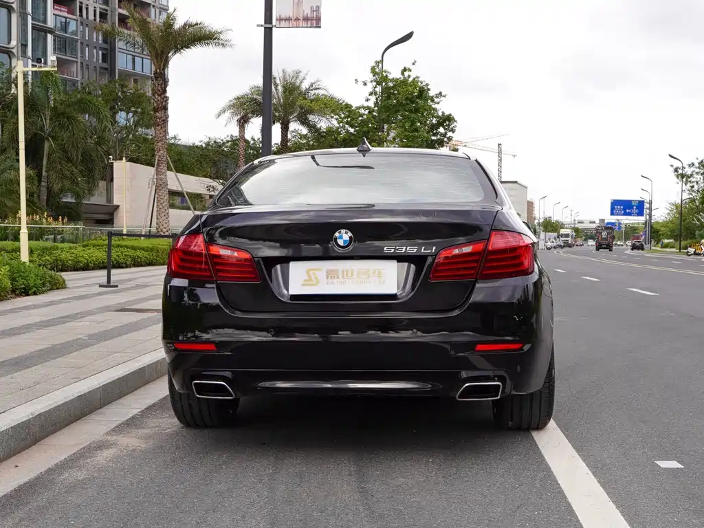 BMW 5 Series 2013 — фото 12