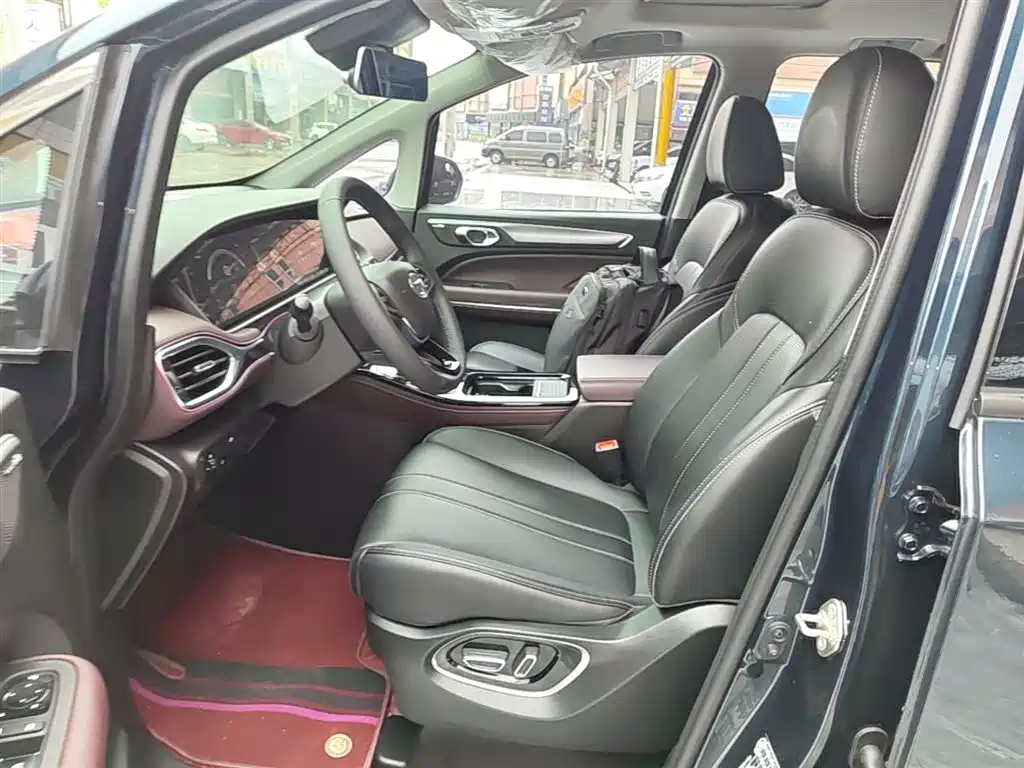 GAC Motor Trumpchi M6 2024 — фото 15