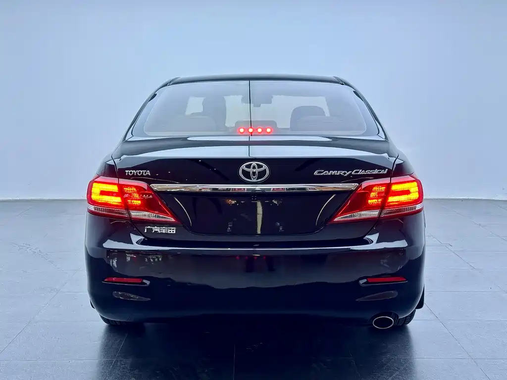 Toyota Camry 2014 — фото 14