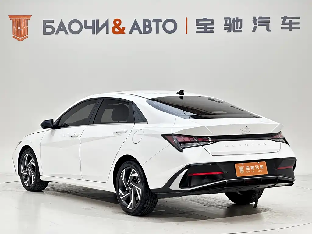 Hyundai Elantra 2023 — фото 4